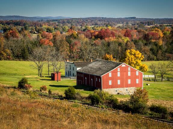 Take a drive to Amblebrook and enjoy fall foliage in Gettysburg