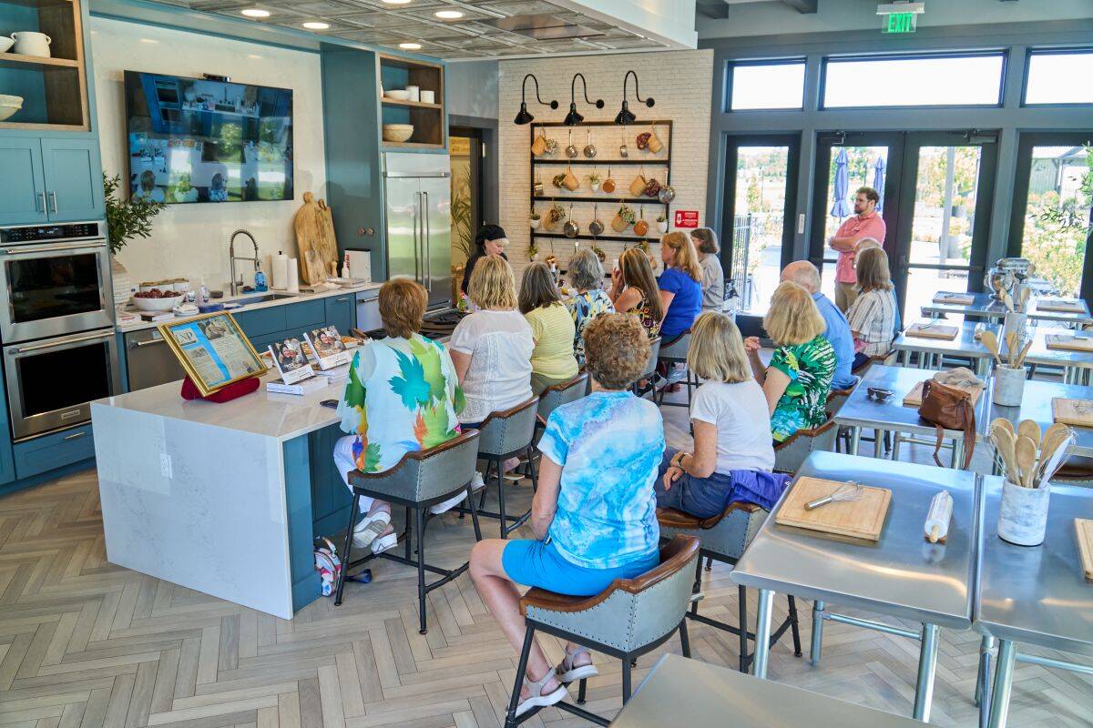 Group of Amblebrook residents in a cooking class. 